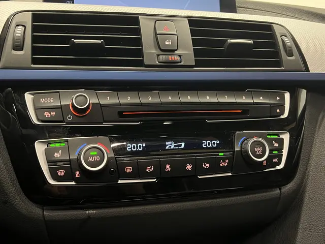 BMW 3 Serie 330i M Sport Edition 2018 Benzine 27