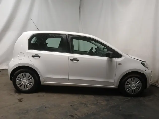 Volkswagen up! 1.0 take up! BlueMotion - Schade 2013 Benzine 6