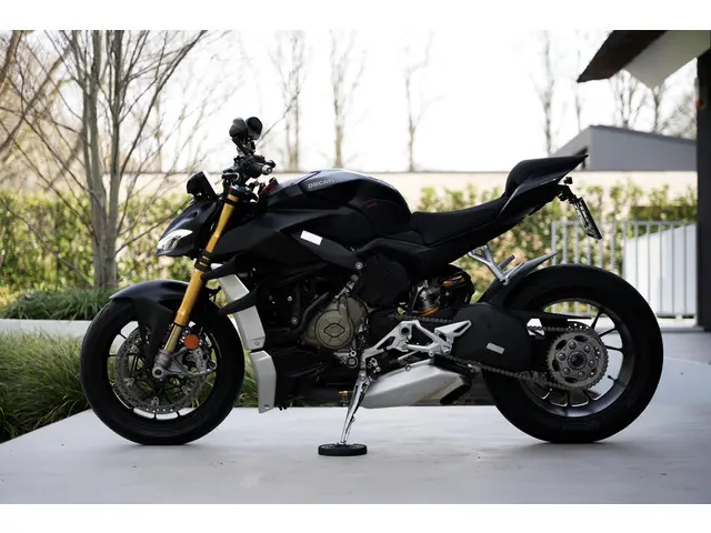 Ducati Streetfighter V4 S 2022 Benzine 14