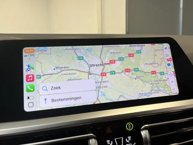 BMW 3 Serie 320i High Executive 2021 Benzine 32