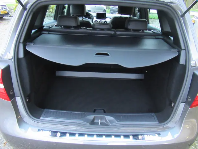 Mercedes-Benz B-Klasse 200 Ambition/Automaat 2018 Benzine 9