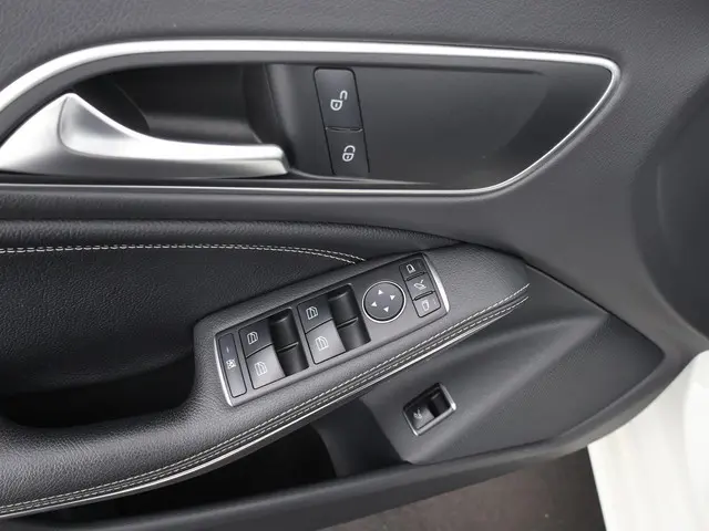 Mercedes-Benz CLA 180 Ambition 2016 Benzine 27