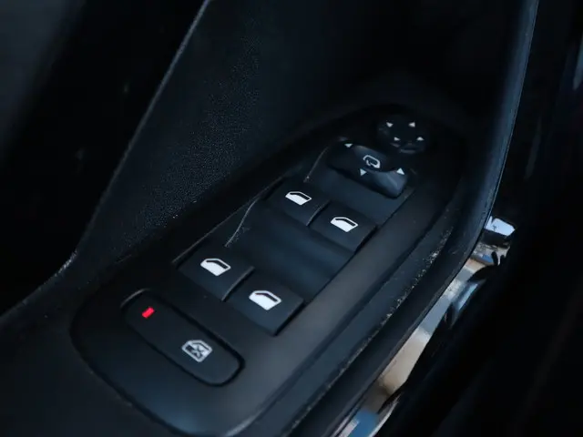 Peugeot 2008 1.2 PureTech GT-Line 2019 Benzine 16