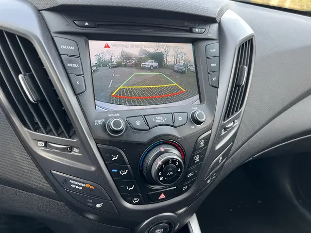 Hyundai Veloster 1.6 T-GDI i-Catcher 2015 Benzine 17