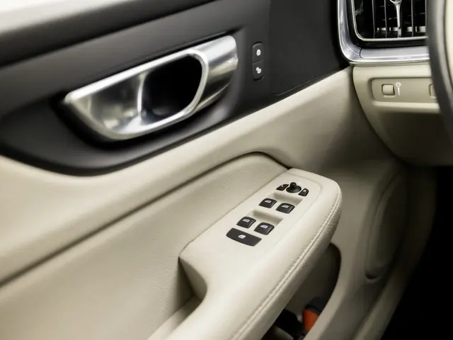 Volvo V60 2.0 B3 Inscription Sport 2021 Benzine 25