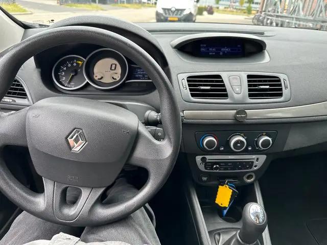 Renault Mégane 1.6 Authentique 2012 Benzine 12