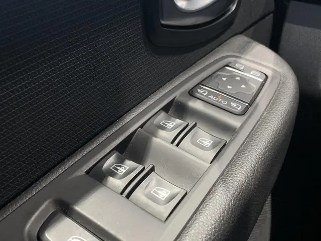 Renault Clio Estate 0.9 TCe Limited 2018 Benzine 16