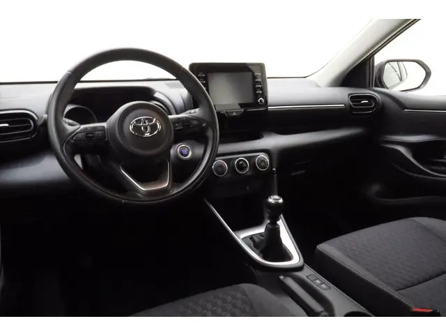 Toyota Yaris 1.5 VVT-i 125pk Dynamic 2022 Benzine 7