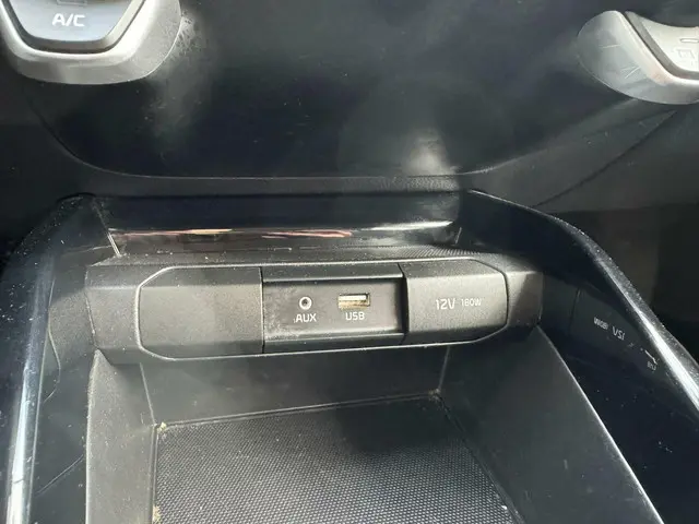 Kia Stonic 1.0 T-GDi Sports Edition 2020 Benzine 31