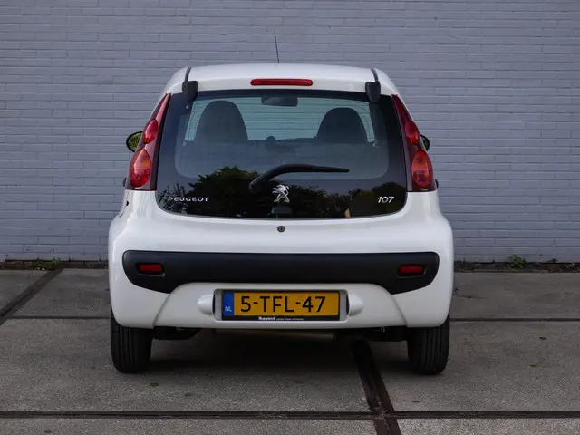 Peugeot 107 1.0 Facelift Airco 2014 Benzine 12