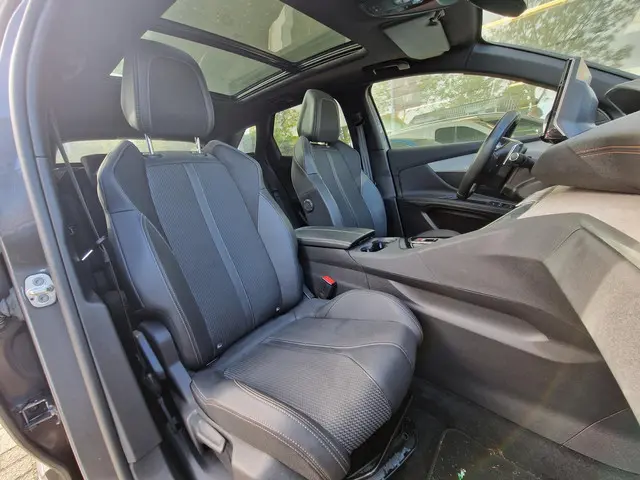 Peugeot 3008 1.6 HYbrid4 300 GT 2023 Hybride Benzine 5