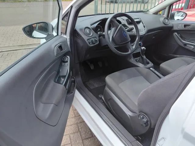 Ford Fiesta 1.25 2015 Benzine 6