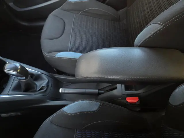 Peugeot 208 1.2 VTi Blue Lease Executive 2013 Benzine 28