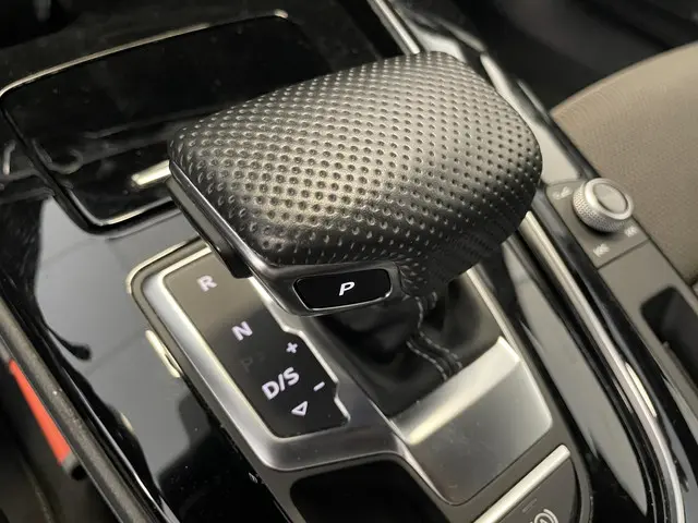 Audi A4 Avant 40 TFSI S edition 2020 Benzine 20