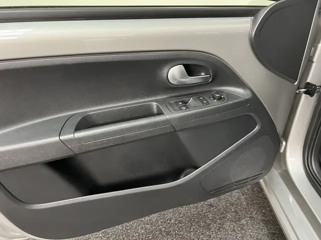 Volkswagen up! 1.0 BMT move up! 2019 Benzine 26