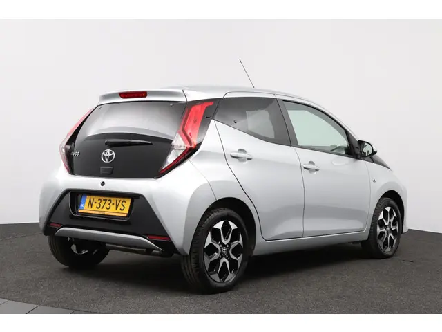 Toyota Aygo 1.0 VVT-i x-joy 2022 Benzine 2