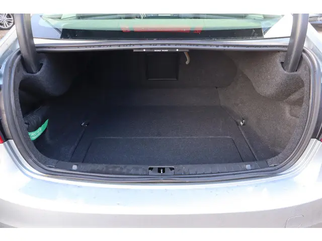 Volvo S60 1.6 T4 Momentum 2013 Benzine 14