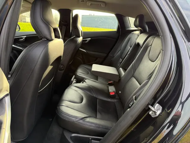 Volvo V40 1.6 D2 Summum 2014 Diesel 9