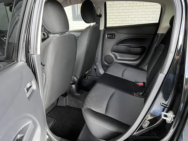 Mitsubishi Space Star 1.2 Intense 2022 Benzine 27