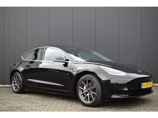 Tesla Model 3 Standard RWD Plus 60kWh 2020 Elektrisch 25