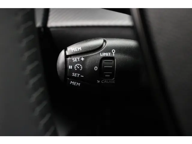 Peugeot 208 1.2 PureTech 75 Active 2024 Benzine 17