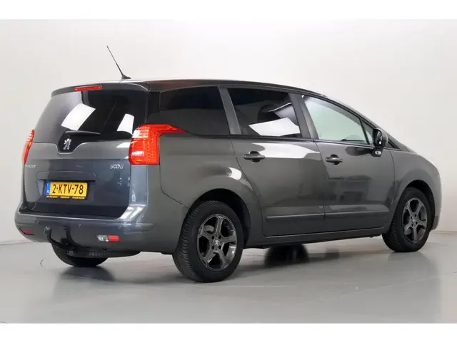 Peugeot 5008 2