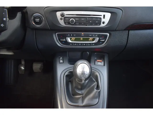 Renault Scénic 1.2 TCe Expression Trekhaak 2013 Benzine 22