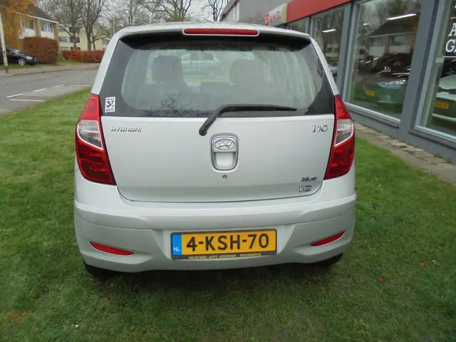 Hyundai i10 1.0 Black pack , Airco, NL-auto. 2013 Benzine 15