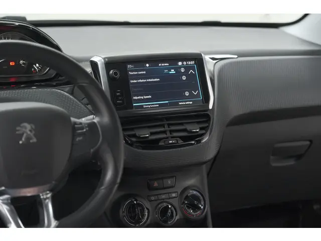 Peugeot 208 PureTech 82 Signature 2019 Benzine 51