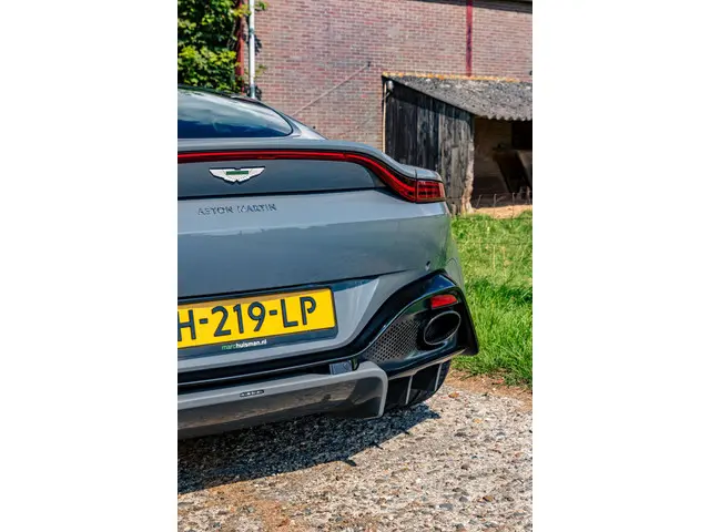 Aston Martin V8 Vantage 4.0 2018 Benzine 76