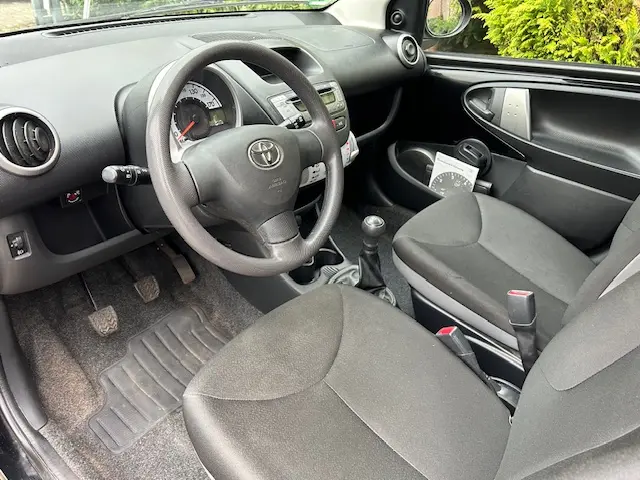 Toyota Aygo 1.0 VVT-i Now 2014 Benzine 11