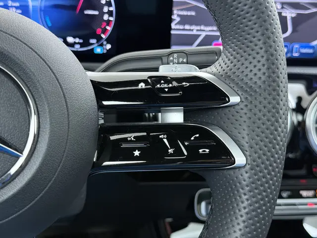 Mercedes-Benz CLA 250 e AMG line 2025 Hybride Benzine 25