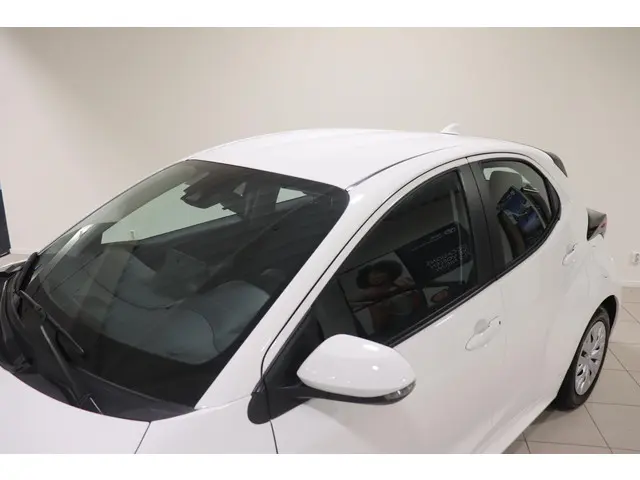 Toyota Yaris 1.5 Hybrid Active, 2023 Hybride Benzine 22