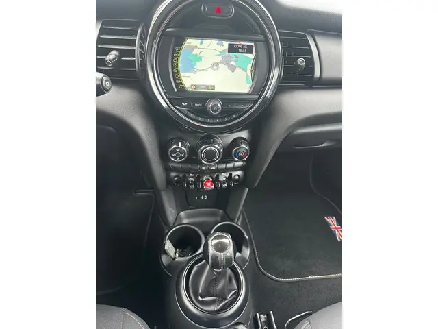 MINI One Mini 1.2 Business , navigatie 2015 Benzine 10