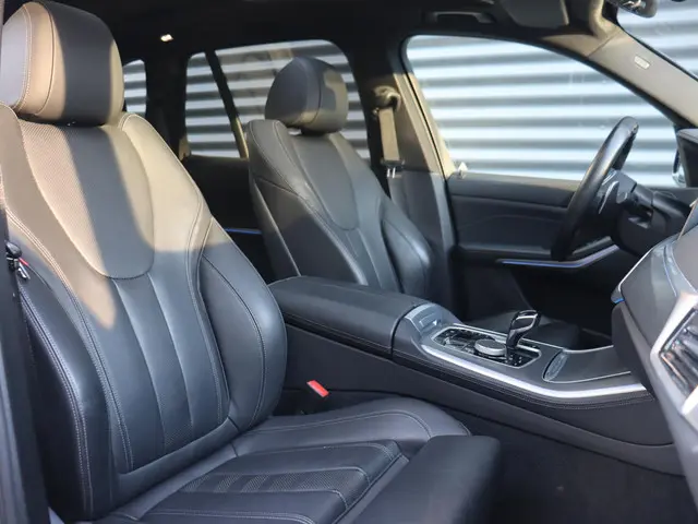 BMW X5 xDrive45e 2022 Hybride Benzine 8