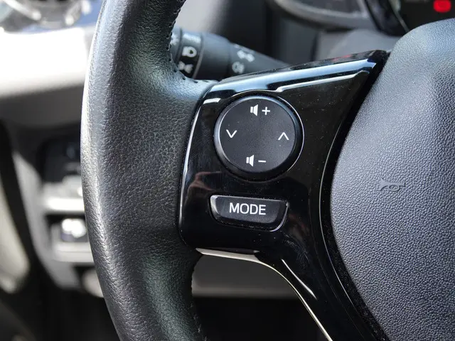 Peugeot 108 1.0 e-VTi Allure 2020 Benzine 24