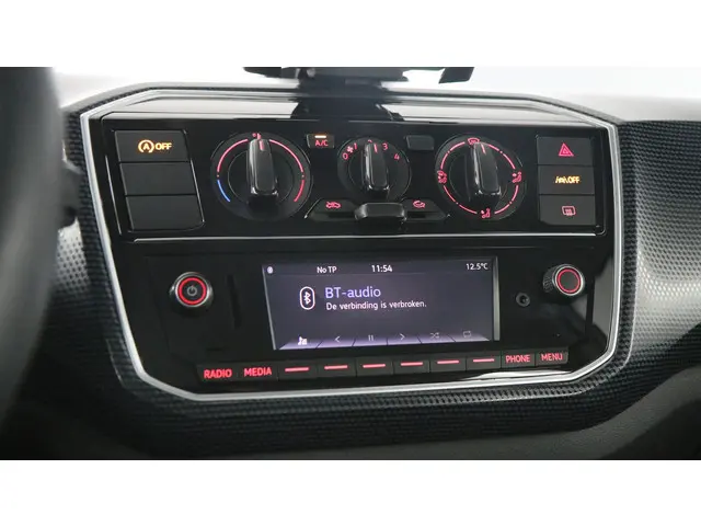 Volkswagen up! 1.0 65pk 2021 Benzine 24