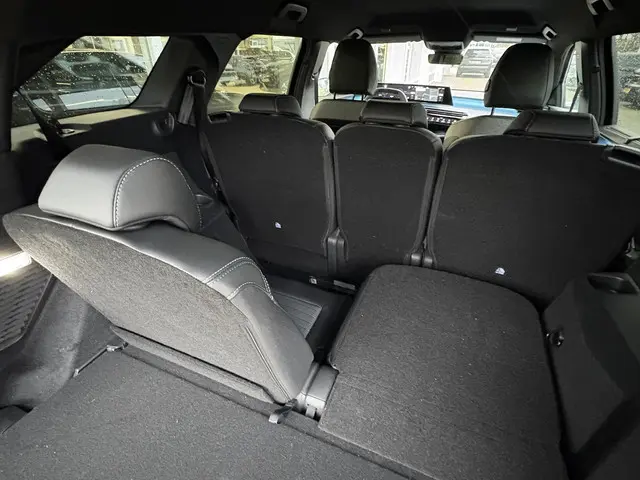 Peugeot 5008 1.2 Hybrid 145 GT 2025 Hybride Benzine 10