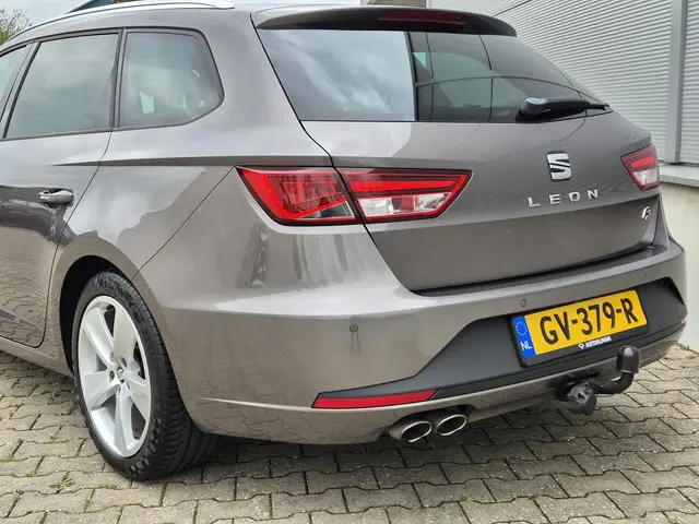 SEAT Leon ST 1.4 EcoTSI FR Connect 2016 Benzine 3