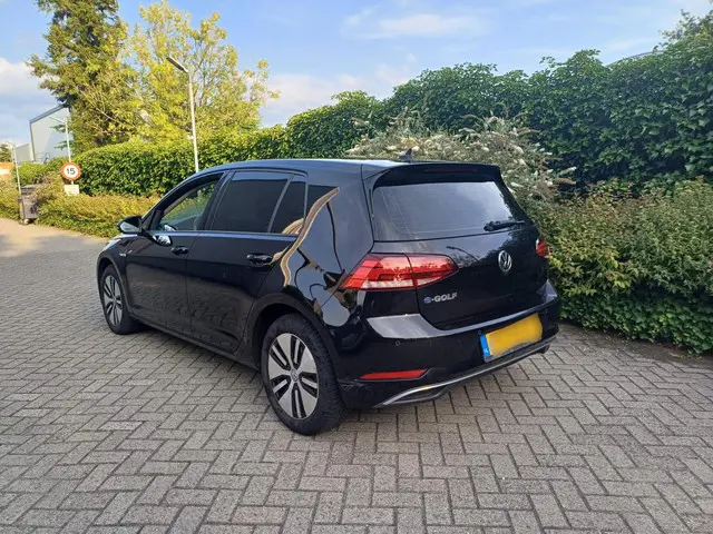 Volkswagen e-Golf Automaat 2018 Elektrisch 2