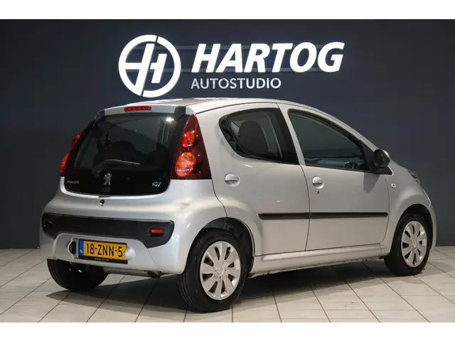 Peugeot 107 1.0 2013 Benzine 2