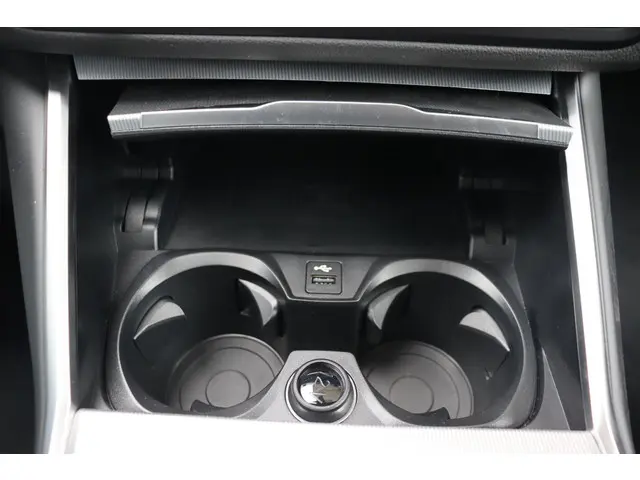 BMW 3 Serie 320e 2025 Hybride Benzine 33