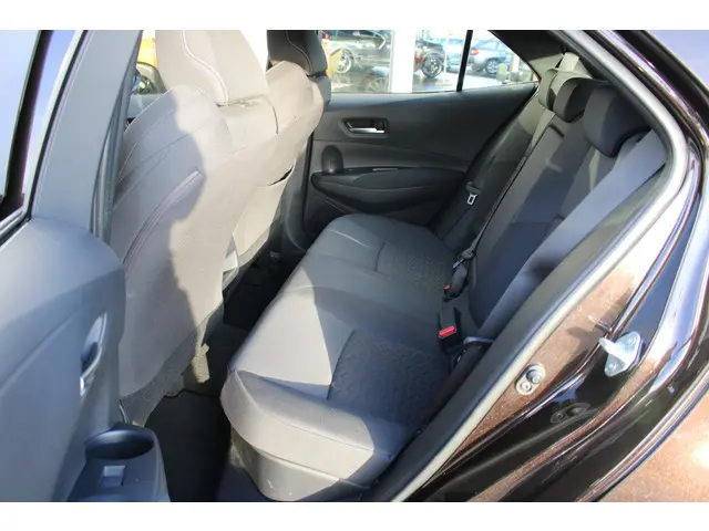 Toyota Corolla 1.8 Hybrid Active 2021 Hybride Benzine 27