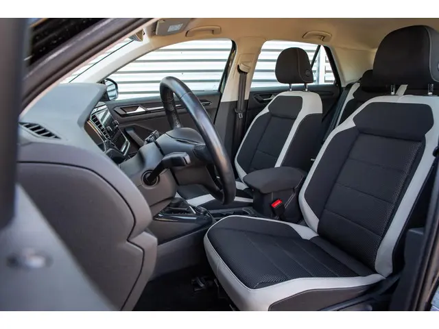 Volkswagen T-Roc 2.0 TSI 4Motion Sport 2018 Benzine 12