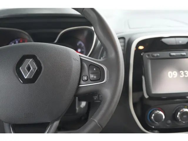 Renault Captur TCe 90 Limited 2017 Benzine 30
