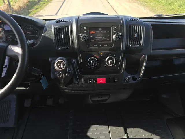 Peugeot Boxer 435 2.2 BlueHDi L4H3 2021 Diesel 15