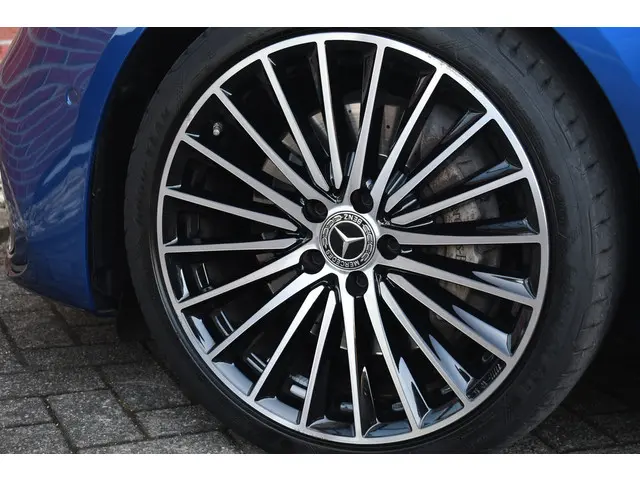 Mercedes-Benz C-Klasse Estate 200 AMG Line 2021 Benzine 56