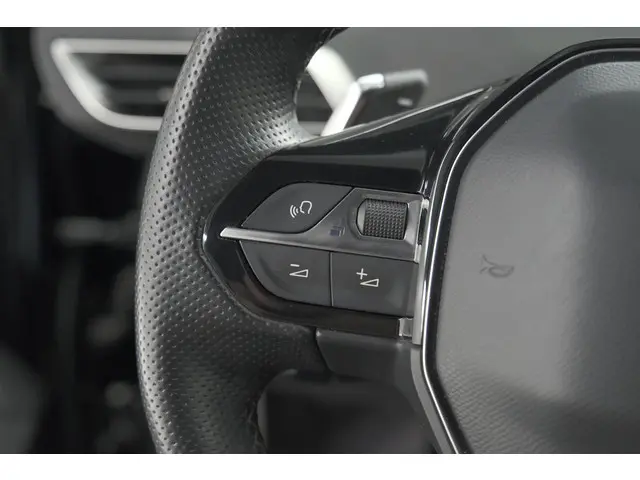 Peugeot 5008 PureTech 130 EAT8 GT Line 2020 Benzine 32