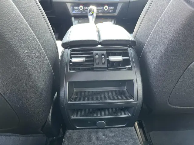 BMW 5 Serie Touring 520i High Executive 2015 Benzine 41