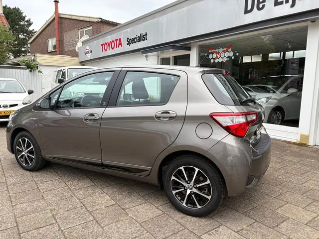 Toyota Yaris 1.5 Hybrid Executive 2018 Hybride Benzine 3